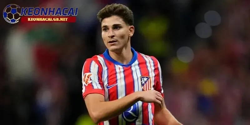 Arsenal gia nhập cuộc đua tranh giành chữ ký của Julian Alvarez tuy khá khó khăn Arsenal gia nhập cuộc đua tranh giành chữ ký của Julian Alvarez tuy khá khó khăn